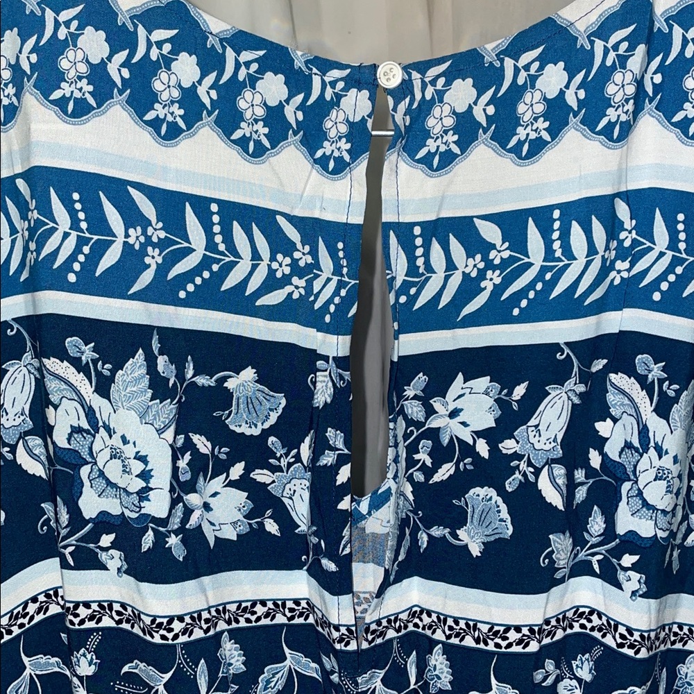 LOFT Blue Floral Jumpsuit with Elastic waist and side pockets. Size Large - Picture 5 of 11